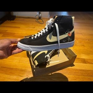 Nike Pomegranate Mid ‘77 Blazer